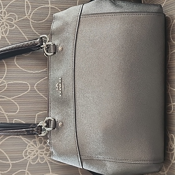 Coach Brooke Carryall - Picture 2 of 12